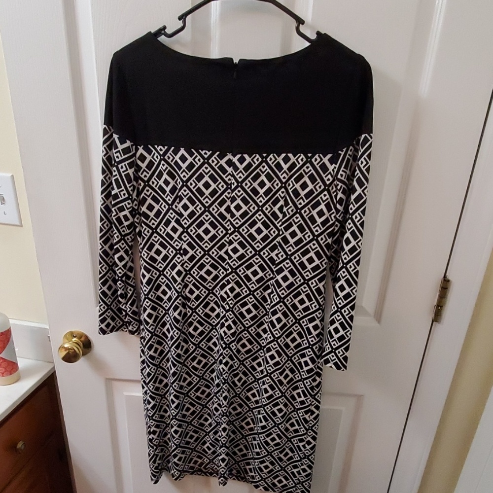 Dress - Picture 2 of 3